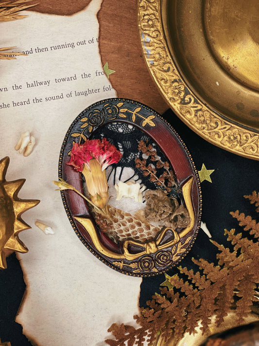 Nesting - Oddity Mini Frame