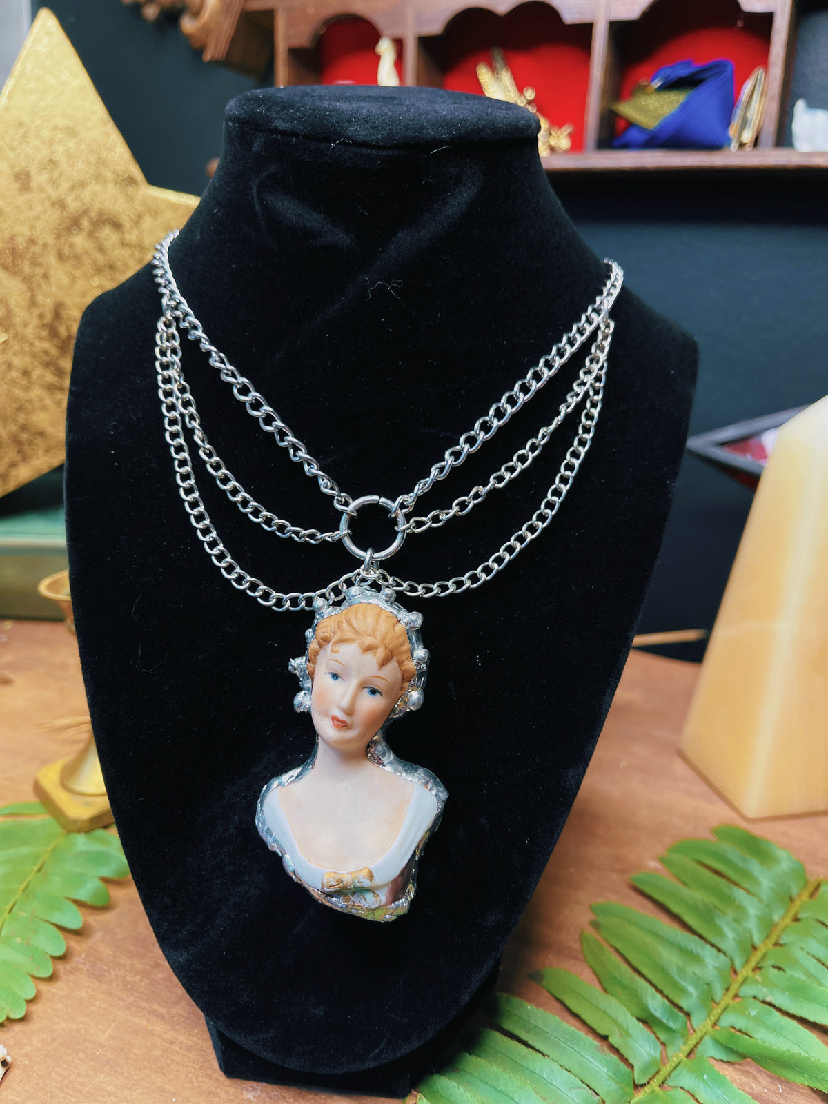 Victoria - Silver - Oddity Necklace