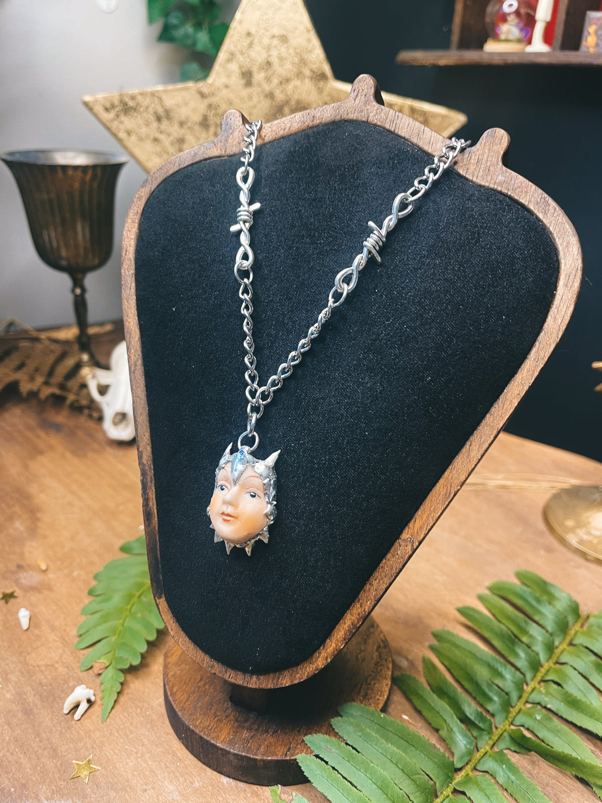 Jester - Silver - Oddity Necklace