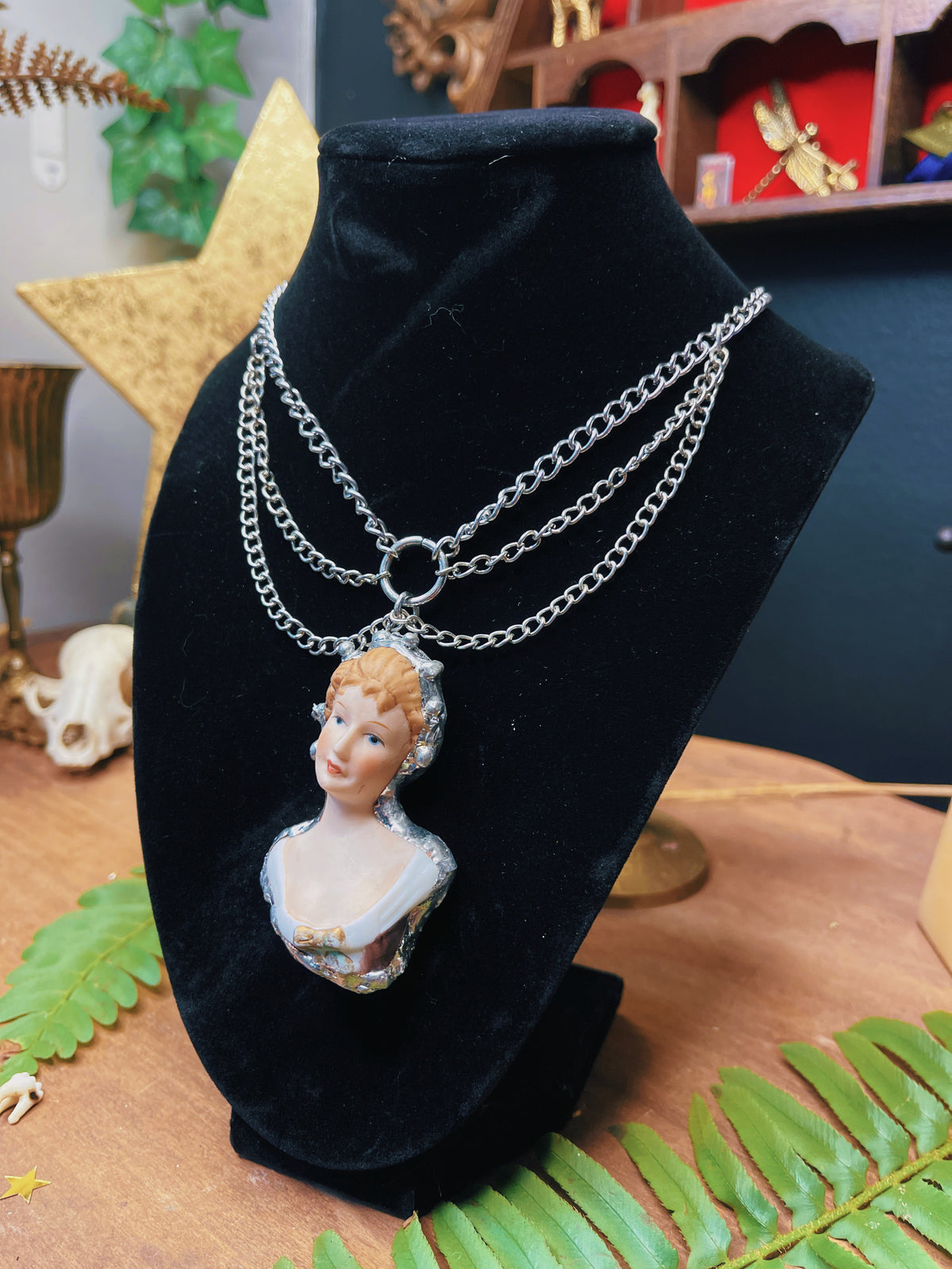Victoria - Silver - Oddity Necklace