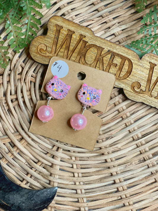 Hi Kitty - Clip On Earrings