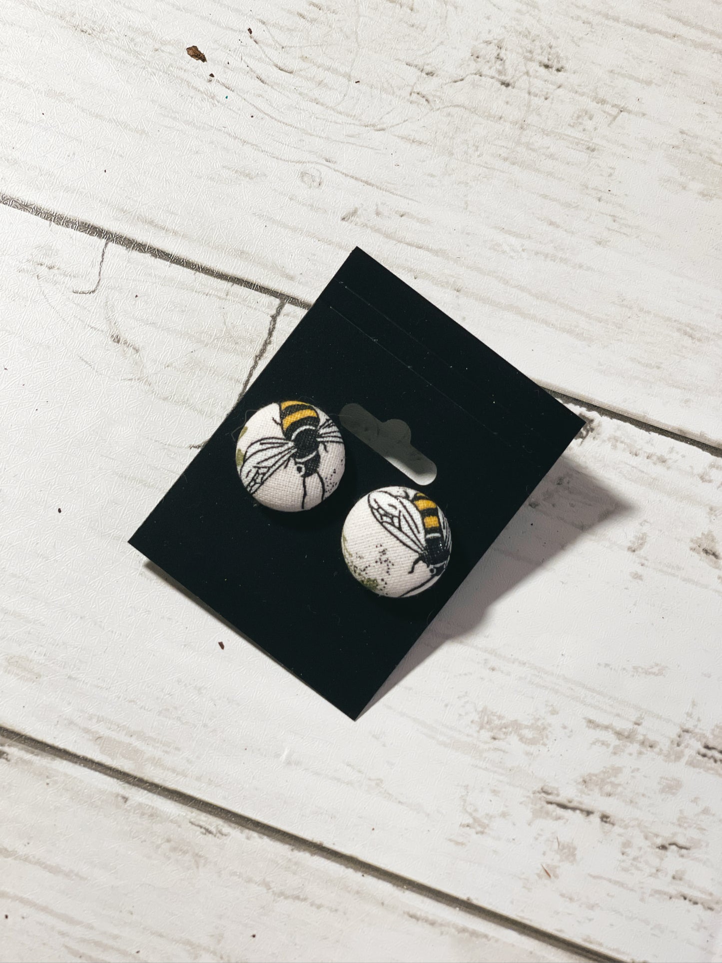 Bee - Button earrings